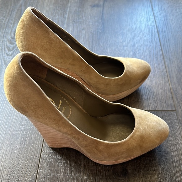 Saint Laurent Camel Suede “ Maryna Wedge” Size 37 fits like a 6.5 - Picture 3 of 16